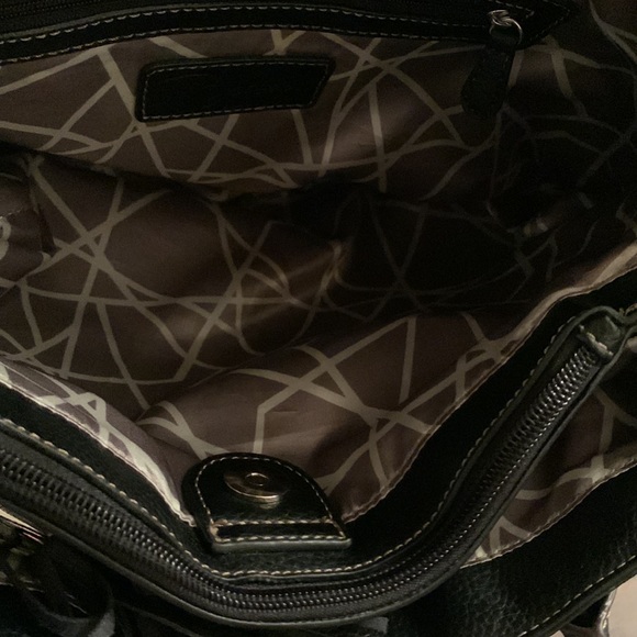 Black leather Borsela by HOBO shoulder bag with tassel pull EUC - Picture 8 of 11